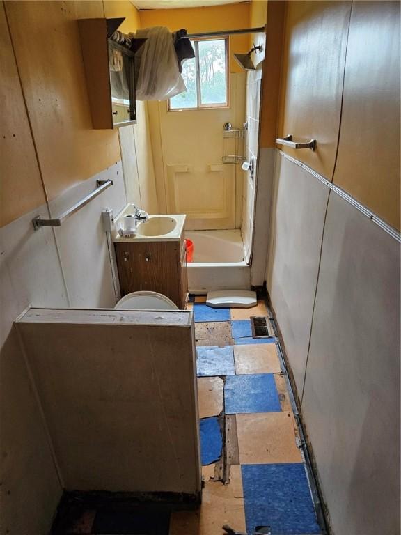 237 Wick St, Hill District, PA 15219 - full bathroom with vanity and bathtub / shower combination