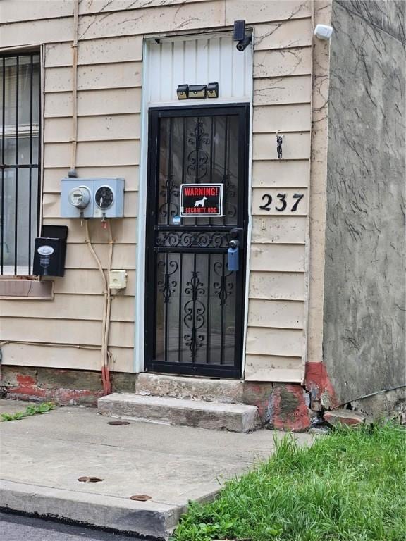 237 Wick St, Hill District, PA 15219 - property entrance