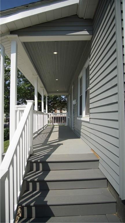 801 9th Ave, Brackenridge, PA 15014 - view of porch
