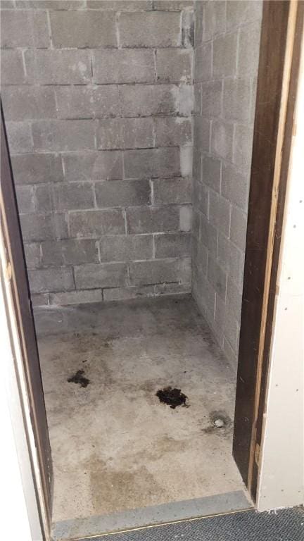 402 Forest Ridge Dr, Forest Hills Boro, PA 15221 - full bath with tiled shower and concrete block wall