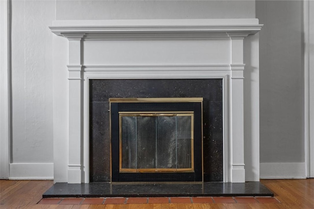 148 Stanton Ct E, Stanton Heights, PA 15201 - detailed view of a high end fireplace and wood finished floors