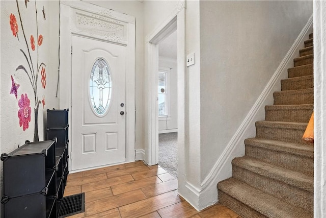 39 Danvers Ave, Ingram, PA 15205 - foyer entrance featuring stairway and light wood-style floors
