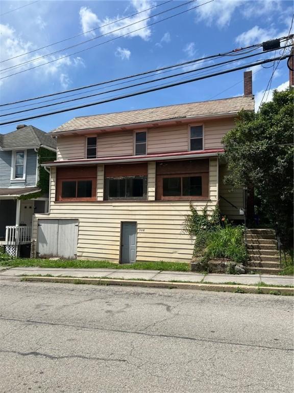 328 New Castle St, City Of But Nw, PA 16001
