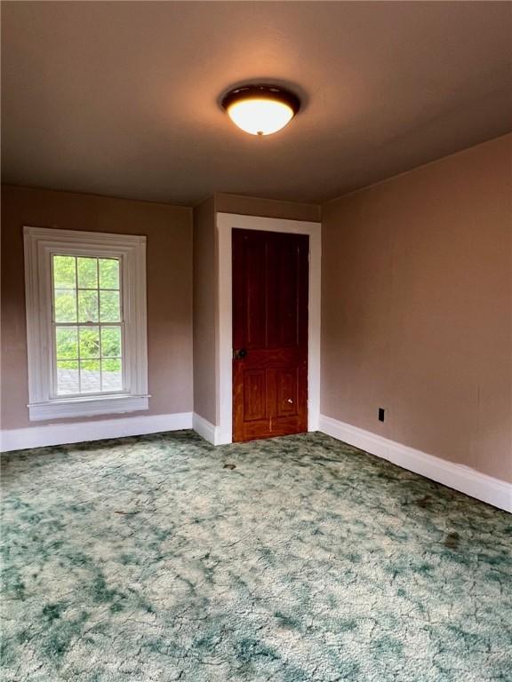 328 New Castle St, City Of But Nw, PA 16001