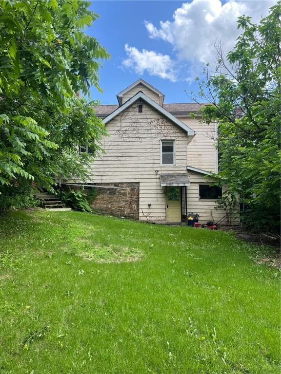 328 New Castle St, City Of But Nw, PA 16001