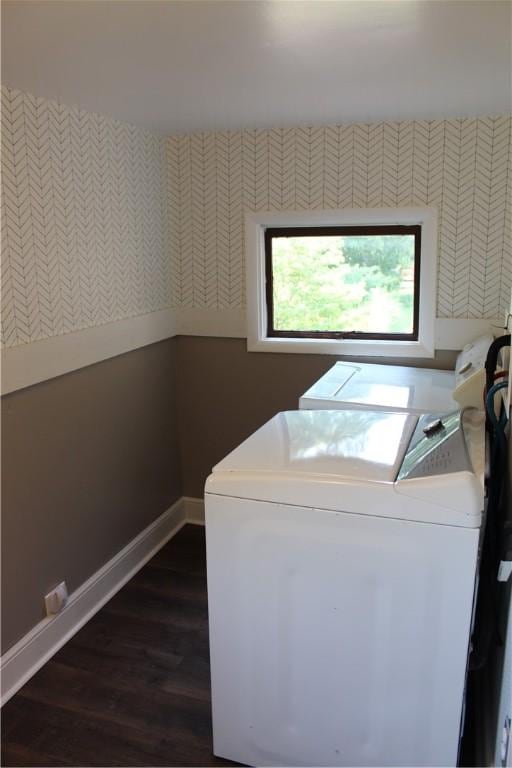400 E Butler St, Mercer Boro Mer, PA 16137 - laundry room featuring washing machine and dryer, dark wood-type flooring, and wallpapered walls