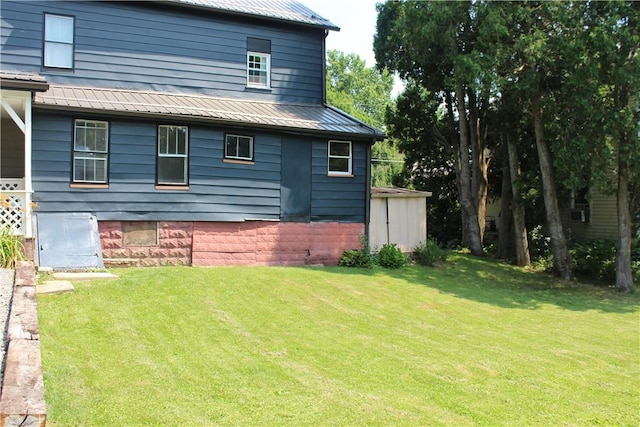 400 E Butler St, Mercer Boro Mer, PA 16137 - rear view of property with a yard and a metal roof