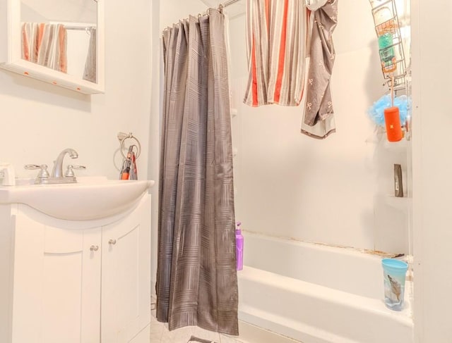 5801 Lincoln Ave, Export, PA 15632 - bathroom with vanity and shower / tub combo with curtain