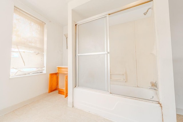 5801 Lincoln Ave, Export, PA 15632 - full bath featuring enclosed tub / shower combo
