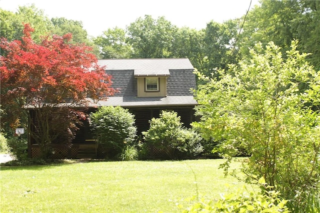 130 Hall Rd, Findley Twp, PA 16137 - view of front of home featuring a front lawn and a shingled roof