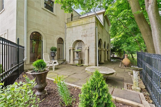 5401 Guarino Rd, Squirrel Hill, PA 15217 - fenced backyard featuring a patio