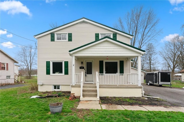 624 S Darby Rd, Hermitage, PA 16148 - view of front of property featuring covered porch and a front yard