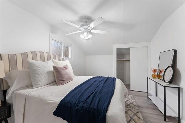 624 S Darby Rd, Hermitage, PA 16148 - bedroom featuring vaulted ceiling, a closet, light wood-style flooring, and ceiling fan