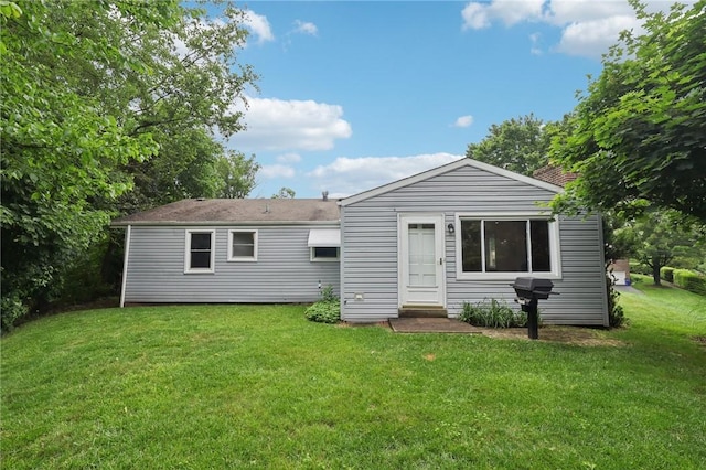 1154 Bucknell, Monroeville, PA 15146 - back of property with a yard