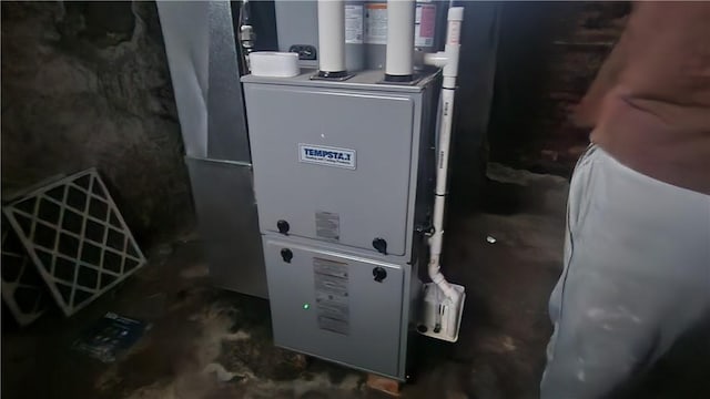 539 Walnut St, Vandergrift Wml, PA 15690 - utilities with heating unit
