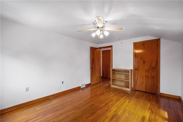 138 Link Ave, Ross Twp, PA 15237 - spare room featuring wood finished floors, a ceiling fan, and vaulted ceiling