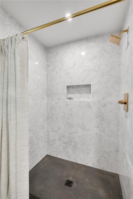 746 Agnew Rd, Baldwin Boro, PA 15227 - full bathroom with a shower with curtain