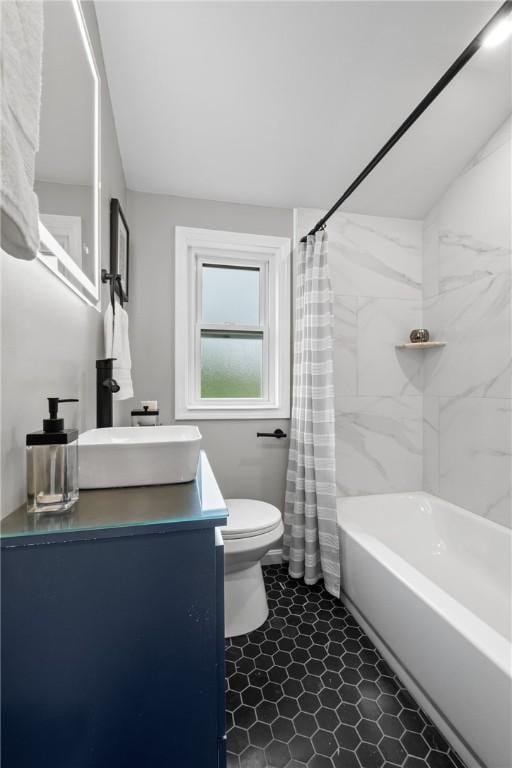 746 Agnew Rd, Baldwin Boro, PA 15227 - bathroom with vanity and shower / bath combo with shower curtain