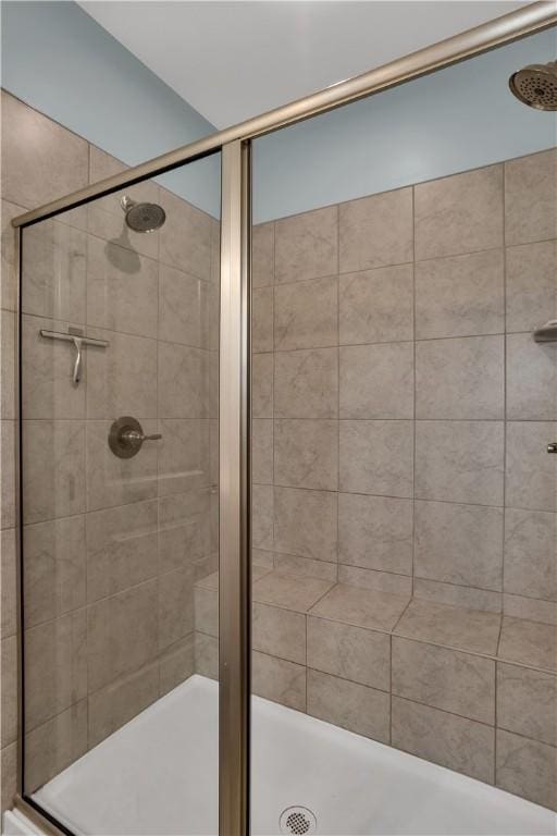 2005 Lampl Ln, Penn Twp Wml, PA 15644 - bathroom featuring a shower stall