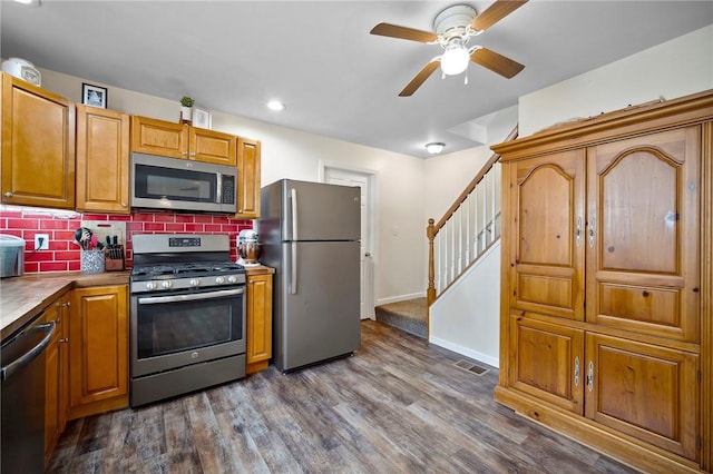 237 Prichard Ave, Centerville, PA 15358 - kitchen with appliances with stainless steel finishes, ceiling fan, backsplash, dark wood-style flooring, and recessed lighting