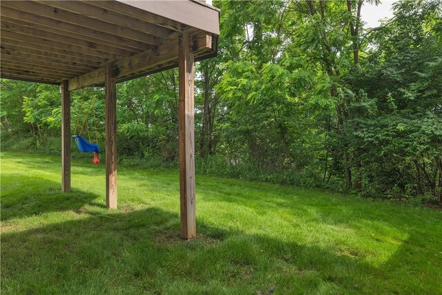2278 Flint Dr, South Strabane, PA 15301 - view of green lawn
