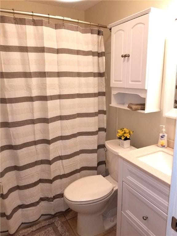 2807 Middle Rd, Hampton, PA 15116 - full bath with vanity, tile patterned flooring, and a shower with curtain