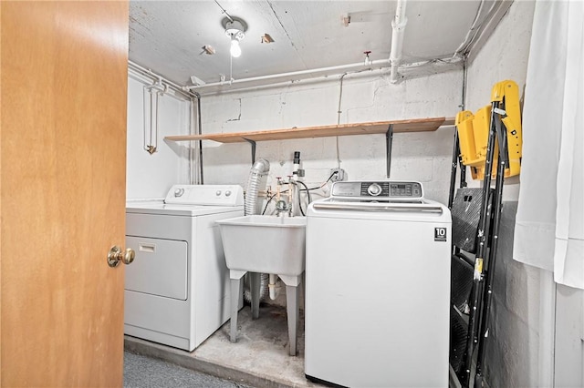 4457 Woodhill Dr, Munhall, PA 15120 - laundry area featuring washer and dryer