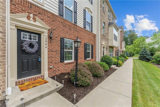 2804 Pointe View Dr, Adams Twp, PA 16046 - entrance to property featuring brick siding and a yard