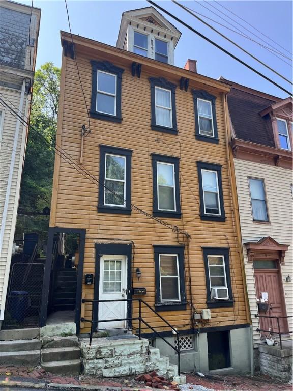38 Rostock St, Spring Hill, PA 15212 - view of front of house