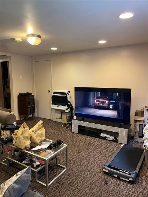38 Rostock St, Spring Hill, PA 15212 - carpeted living room with recessed lighting