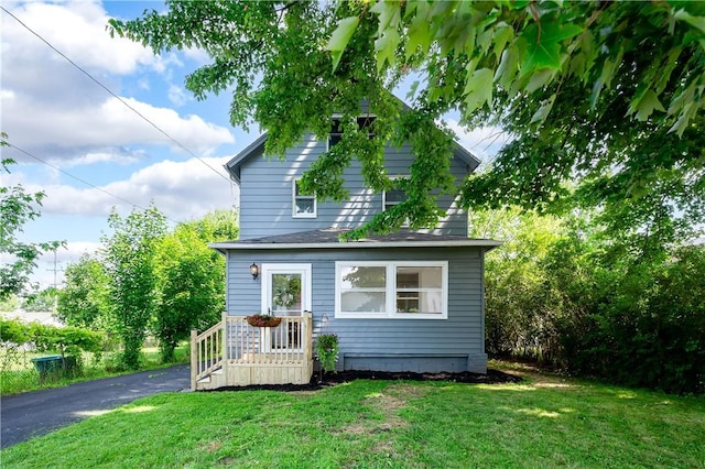 1155 French St, Sharon, PA 16146 - rear view of property with a yard