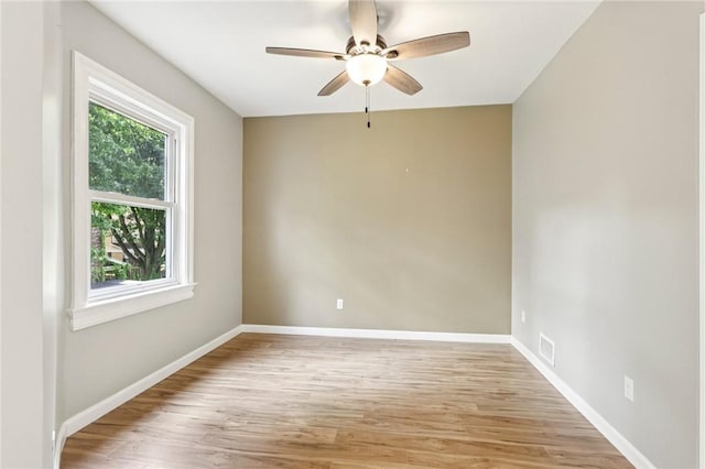 515 Peebles St, Wilkinsburg, PA 15221 - unfurnished room with ceiling fan and light wood-type flooring