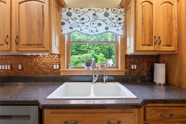 94 Troutman Rd, Pa, PA 16148 - kitchen featuring dark countertops and backsplash