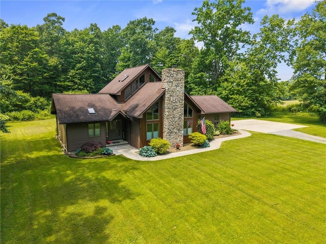 94 Troutman Rd, Pa, PA 16148 - view of front of home with a chimney and a front yard