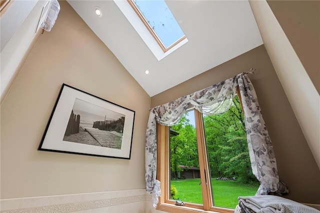 94 Troutman Rd, Pa, PA 16148 - detailed view of a skylight and recessed lighting