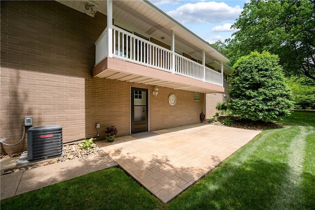 220 N Dr, Center Twp But, PA 16001 - patio / terrace featuring a patio area and a yard