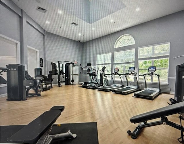 222 Adams Pointe Blvd Unit 1, Adams Twp, PA 16046 - gym featuring a towering ceiling and recessed lighting