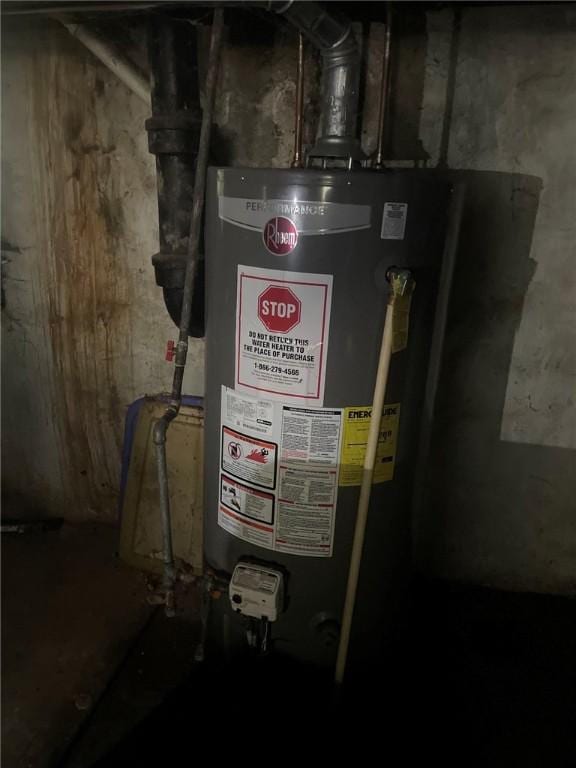 1213 Mccormick Ave, Connellsville, PA 15425 - utilities featuring gas water heater