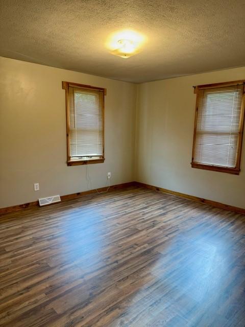 129 S Main St, Houston, PA 15342 - photo 12