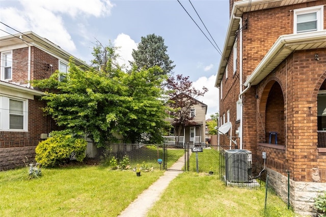 7129 Michigan Ave, Swissvale, PA 15218 - view of yard featuring a gate