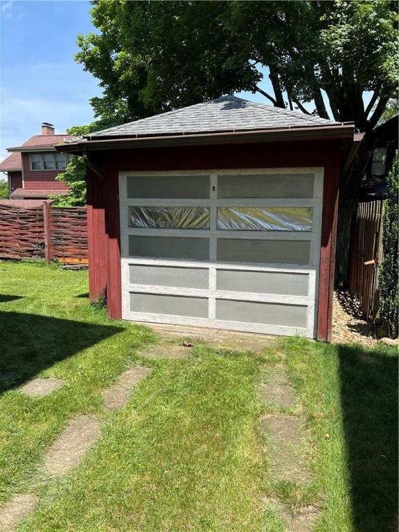 384 E End Ave, Beaver, PA 15009 - garage with concrete driveway