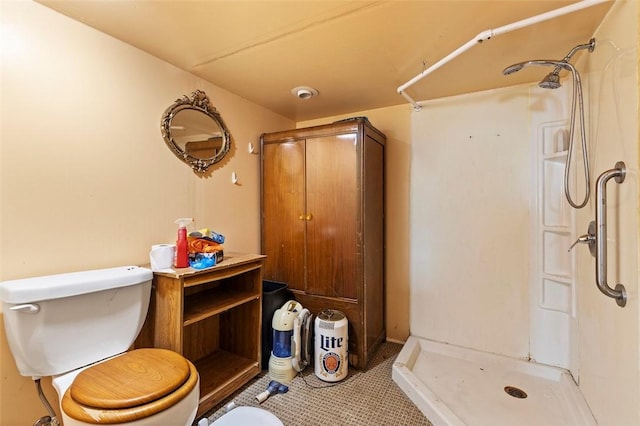 623 Rte 30, Findlay Twp, PA 15126 - full bath with a stall shower and toilet