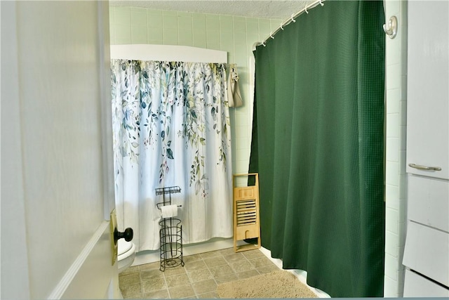 1107 W Ridge Ave, Sharpsville, PA 16150 - full bathroom featuring curtained shower