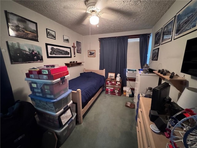 1506 Victoria Ave, New Kensington, PA 15068 - carpeted bedroom featuring a textured ceiling, a ceiling fan, and cooling unit
