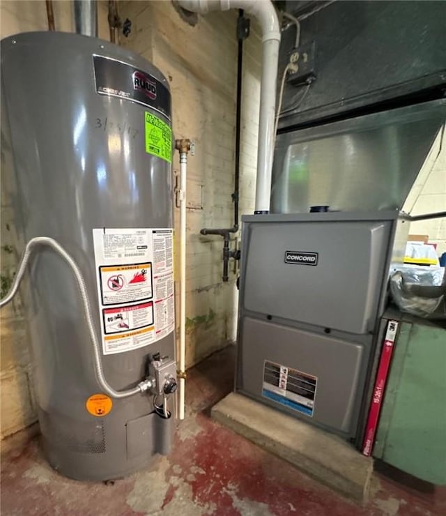 1506 Victoria Ave, New Kensington, PA 15068 - utilities featuring water heater