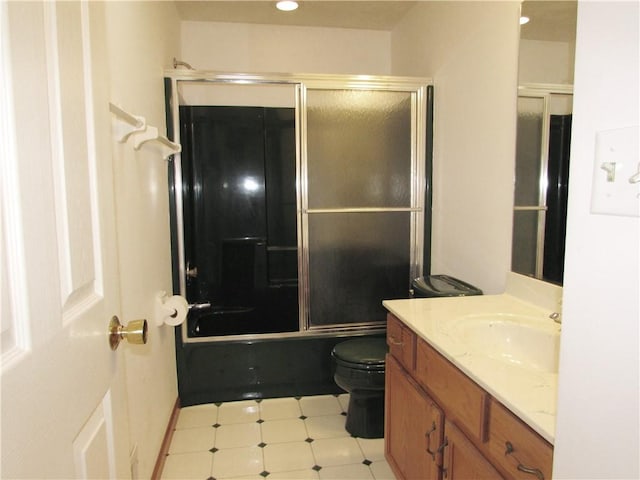 3853 Grist Mill Ln, Murrysville, PA 15668 - bathroom featuring vanity, enclosed tub / shower combo, and recessed lighting