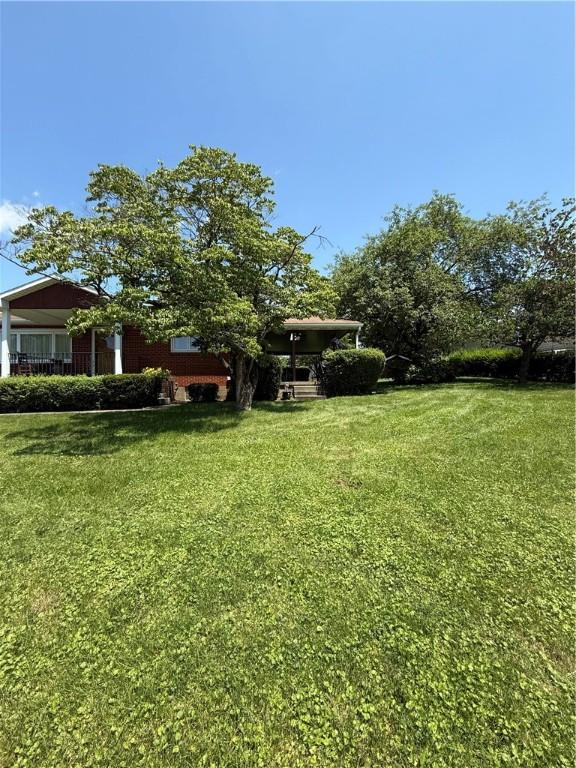 2801 7th Street Rd, Lower Burrell, PA 15068 - view of green lawn