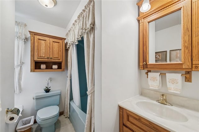 1952 Dearborn Dr, White Oak, PA 15131 - bathroom featuring vanity and shower / tub combo