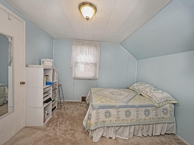 1138 Union Ave, Brackenridge, PA 15014 - bedroom with carpet floors and vaulted ceiling