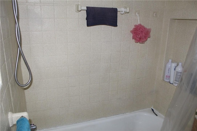 533 Charlotte Dr, Baldwin Boro, PA 15236 - full bathroom with shower / bath combo with shower curtain